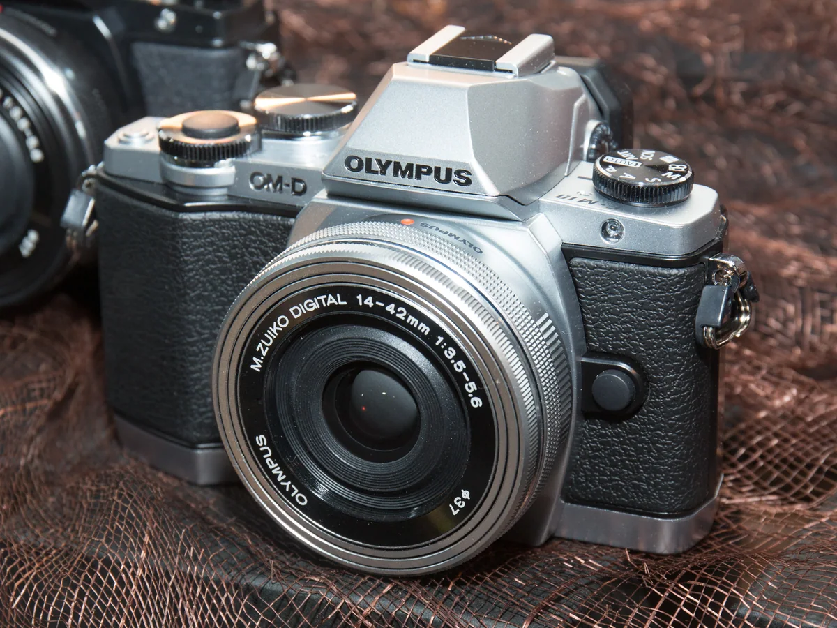 OM-D E-M10