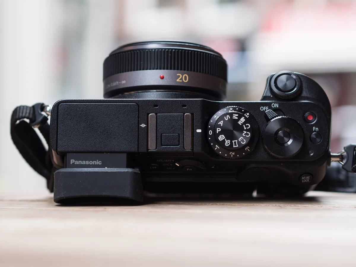 Lumix GX8