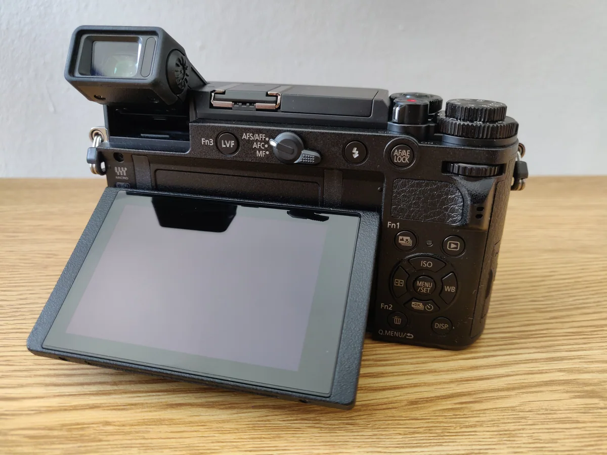 Lumix GX9