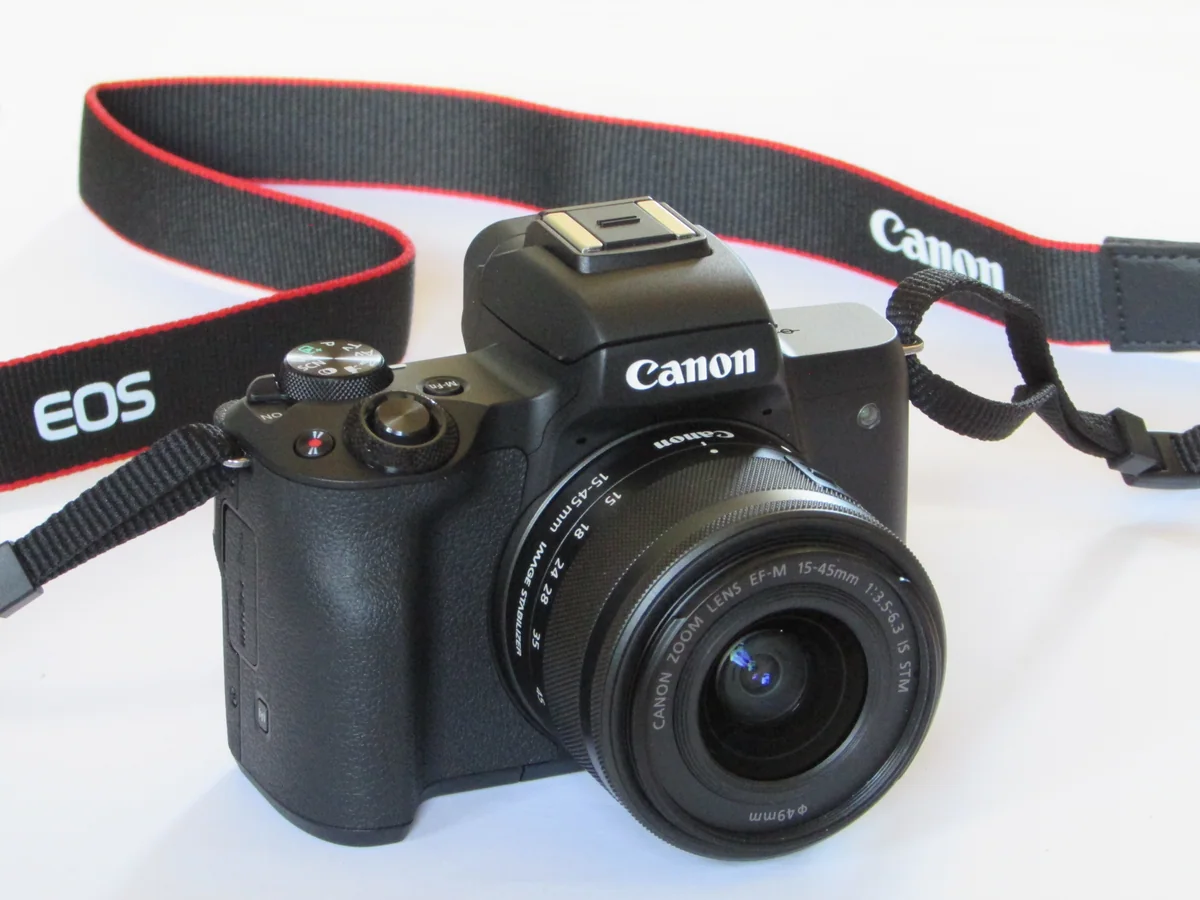 EOS M50