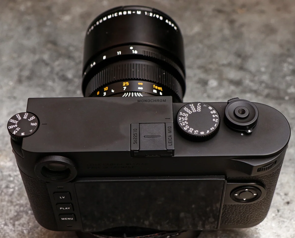 M10 Monochrom